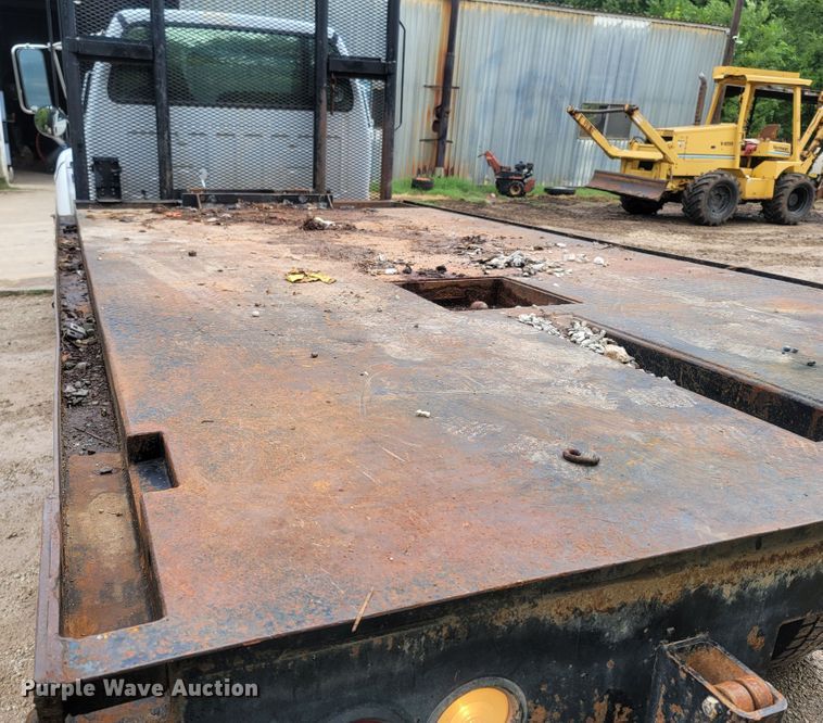 image for item LM9610 2006 Ford F650 Super Duty  flatbed truck