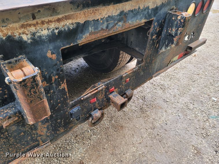 image for item LM9610 2006 Ford F650 Super Duty  flatbed truck