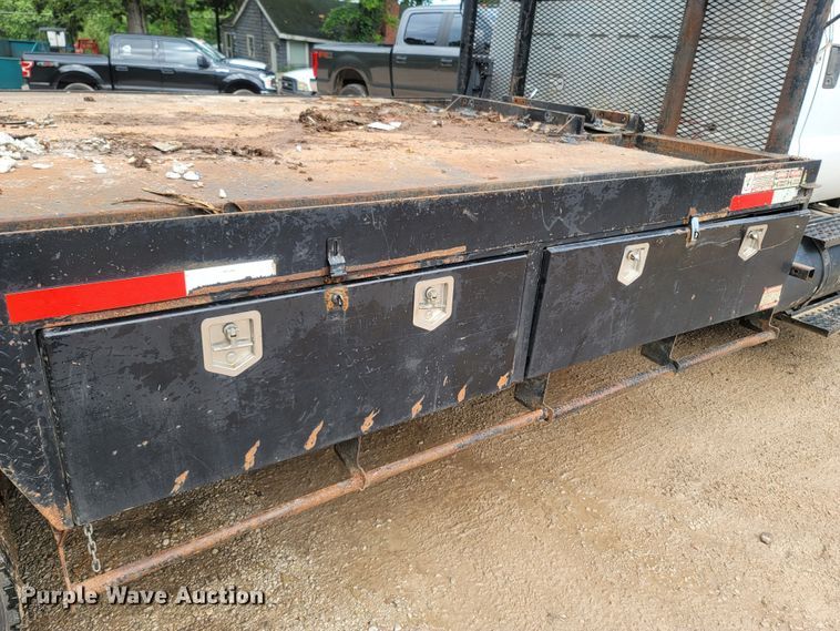 image for item LM9610 2006 Ford F650 Super Duty  flatbed truck