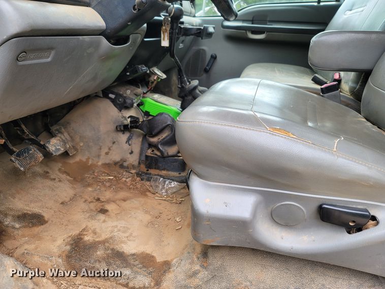 image for item LM9610 2006 Ford F650 Super Duty  flatbed truck