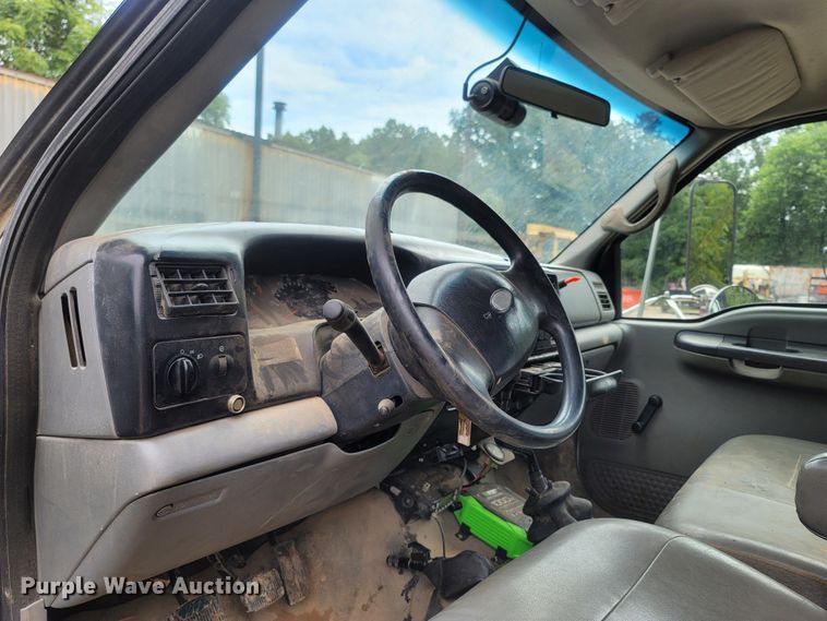 image for item LM9610 2006 Ford F650 Super Duty  flatbed truck