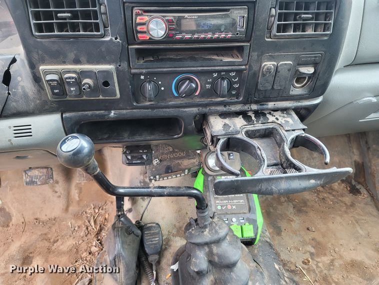 image for item LM9610 2006 Ford F650 Super Duty  flatbed truck