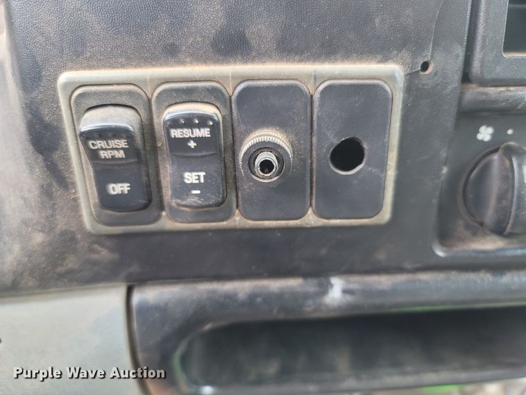 image for item LM9610 2006 Ford F650 Super Duty  flatbed truck