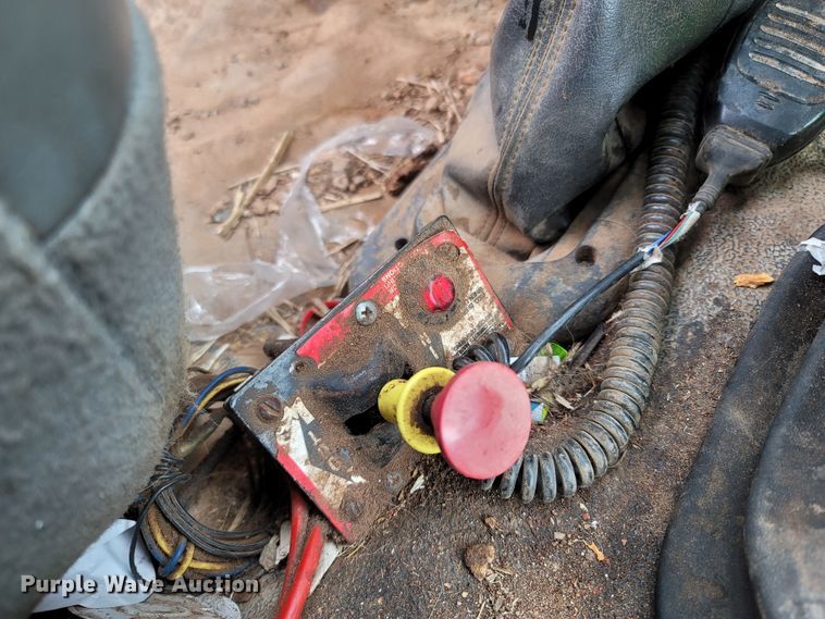 image for item LM9610 2006 Ford F650 Super Duty  flatbed truck