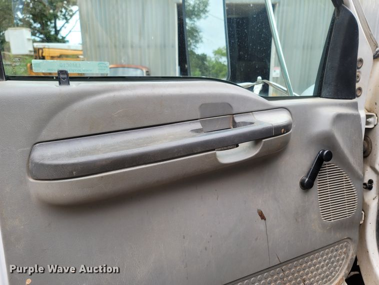 image for item LM9610 2006 Ford F650 Super Duty  flatbed truck