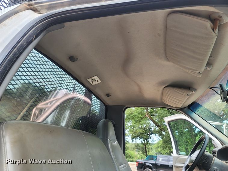 image for item LM9610 2006 Ford F650 Super Duty  flatbed truck