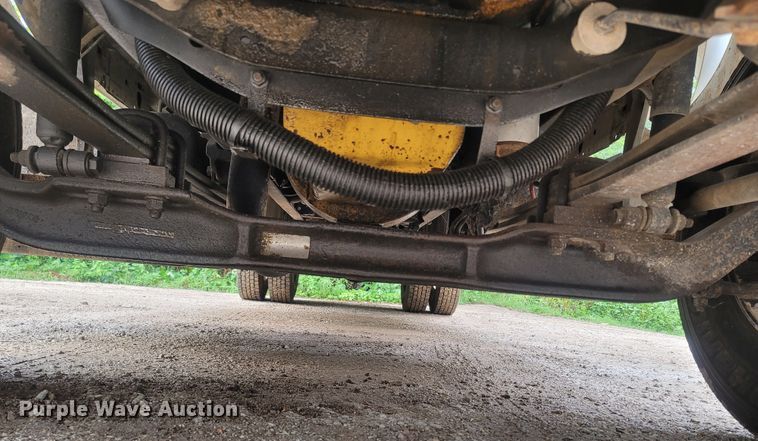 image for item LM9610 2006 Ford F650 Super Duty  flatbed truck