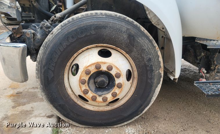 image for item LM9610 2006 Ford F650 Super Duty  flatbed truck