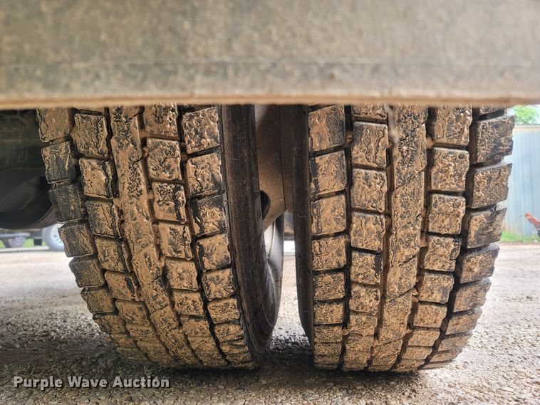 image for item LM9610 2006 Ford F650 Super Duty  flatbed truck