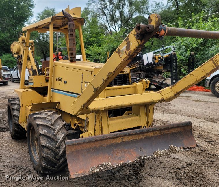 image for item LM9612 1998 Vermeer V8550  vibratory cable plow