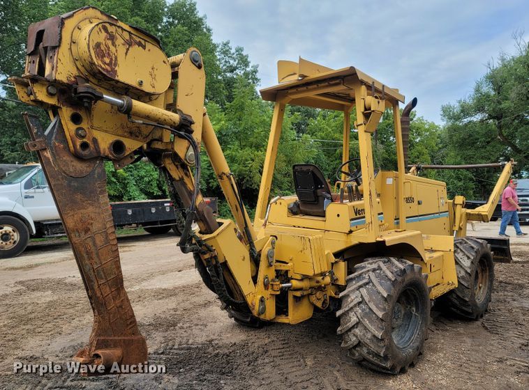 image for item LM9612 1998 Vermeer V8550  vibratory cable plow