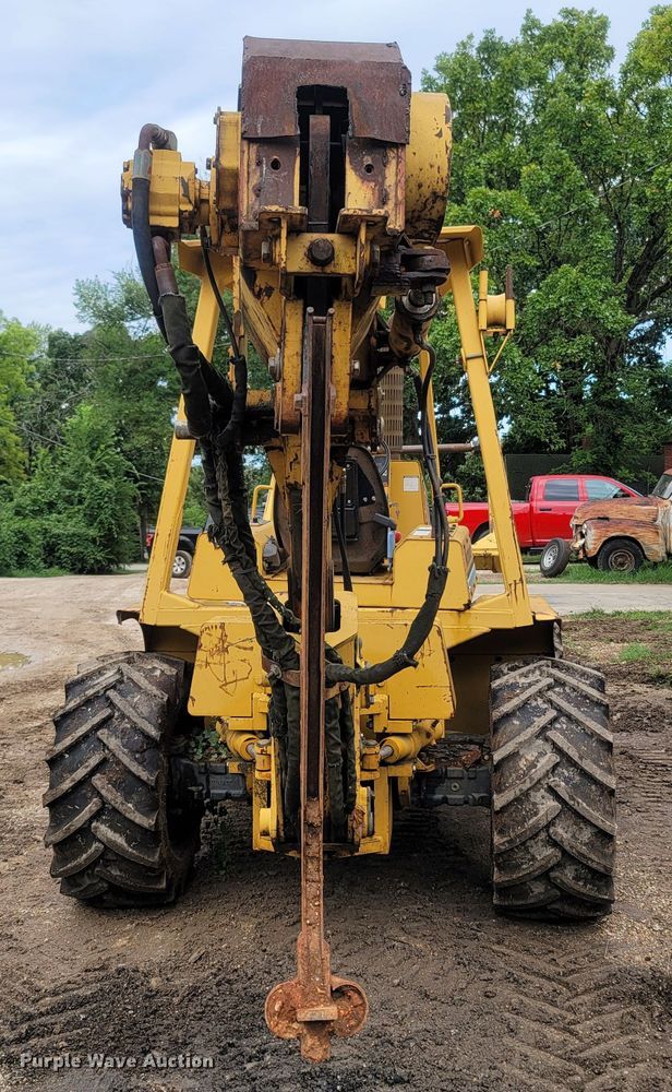 image for item LM9612 1998 Vermeer V8550  vibratory cable plow