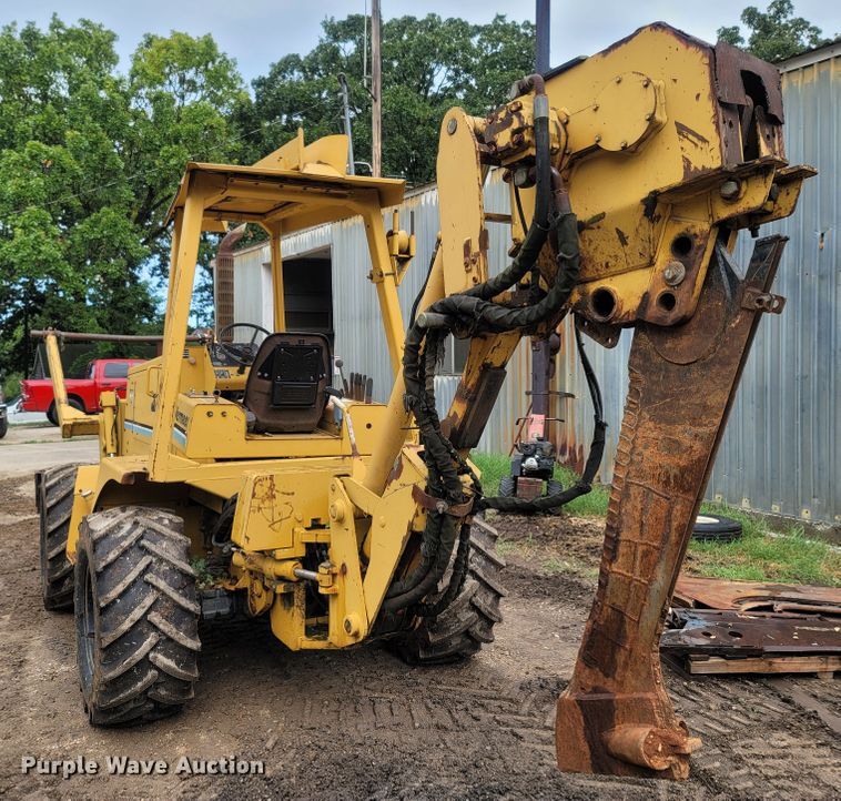 image for item LM9612 1998 Vermeer V8550  vibratory cable plow