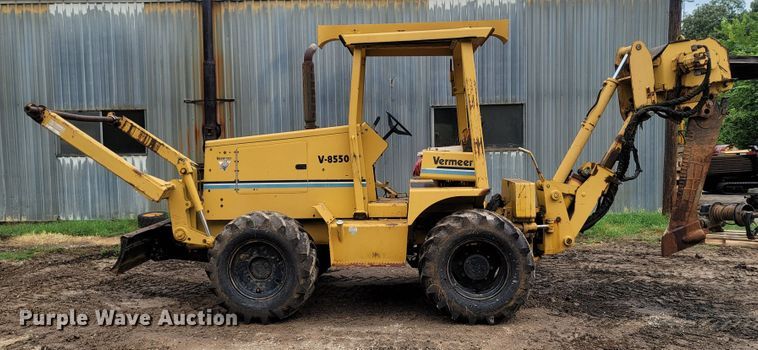 image for item LM9612 1998 Vermeer V8550  vibratory cable plow