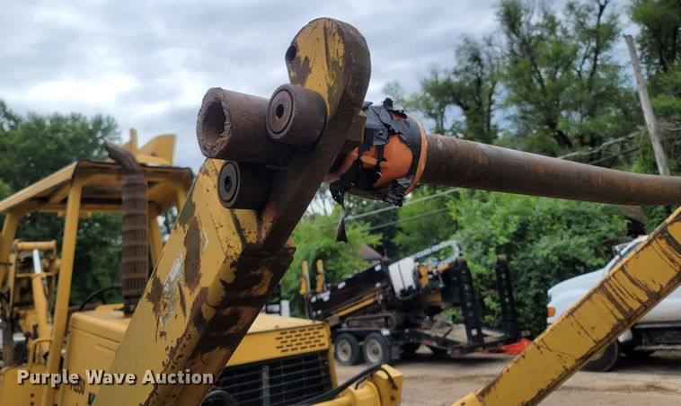 image for item LM9612 1998 Vermeer V8550  vibratory cable plow