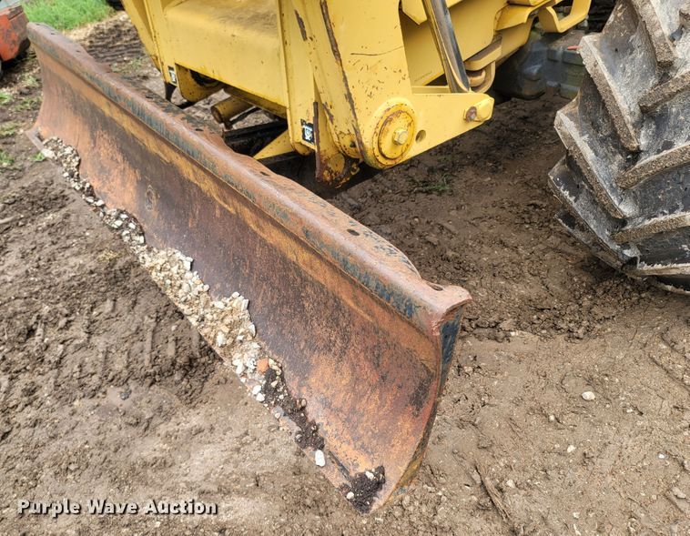 image for item LM9612 1998 Vermeer V8550  vibratory cable plow