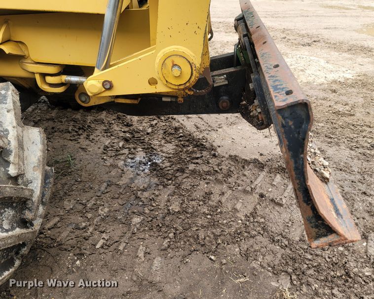 image for item LM9612 1998 Vermeer V8550  vibratory cable plow