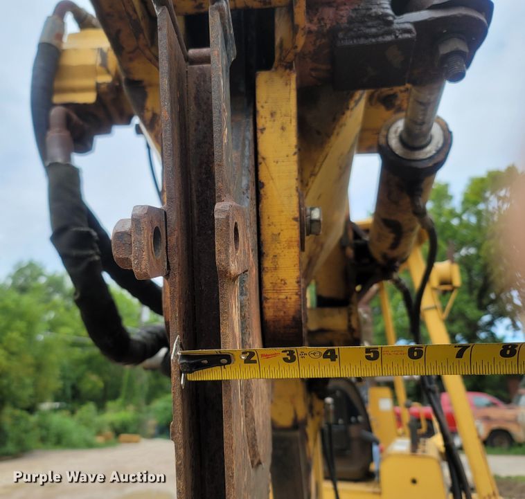 image for item LM9612 1998 Vermeer V8550  vibratory cable plow