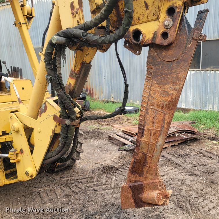 image for item LM9612 1998 Vermeer V8550  vibratory cable plow