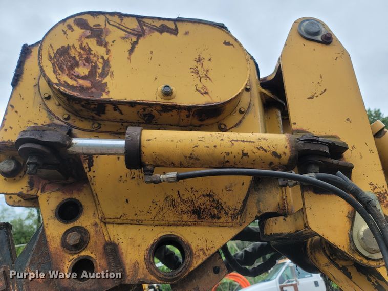 image for item LM9612 1998 Vermeer V8550  vibratory cable plow