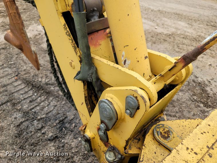 image for item LM9612 1998 Vermeer V8550  vibratory cable plow