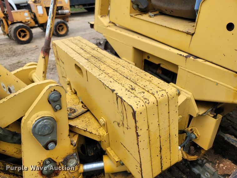 image for item LM9612 1998 Vermeer V8550  vibratory cable plow