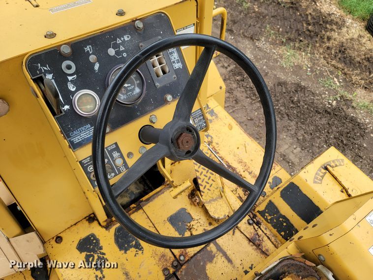 image for item LM9612 1998 Vermeer V8550  vibratory cable plow