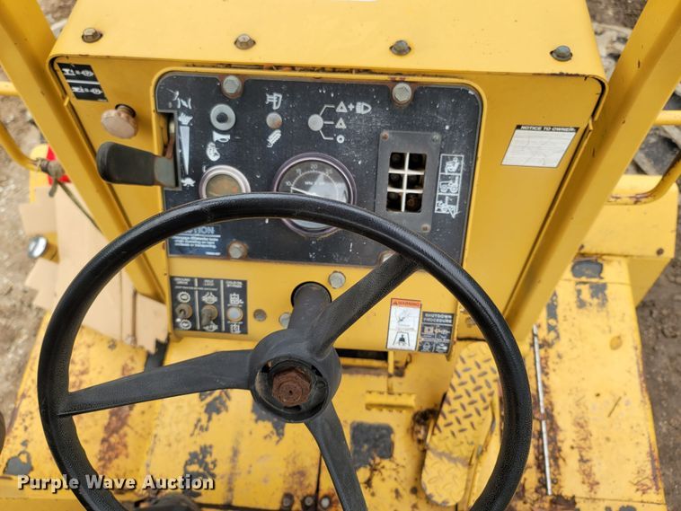 image for item LM9612 1998 Vermeer V8550  vibratory cable plow