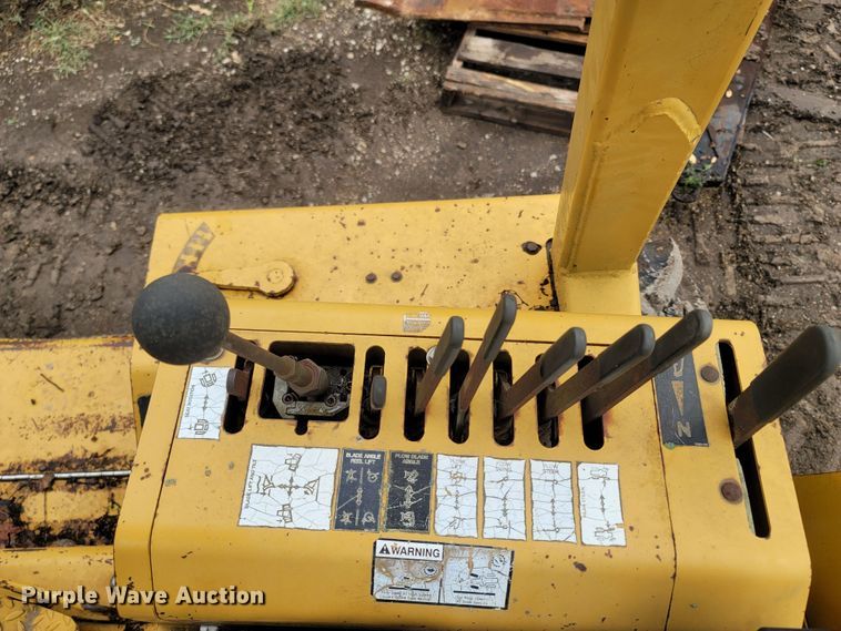 image for item LM9612 1998 Vermeer V8550  vibratory cable plow