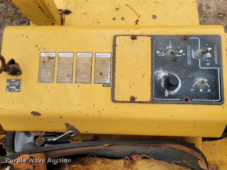 image for item LM9612 1998 Vermeer V8550  vibratory cable plow