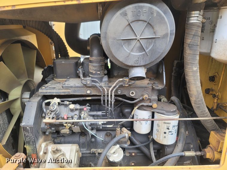 image for item LM9612 1998 Vermeer V8550  vibratory cable plow