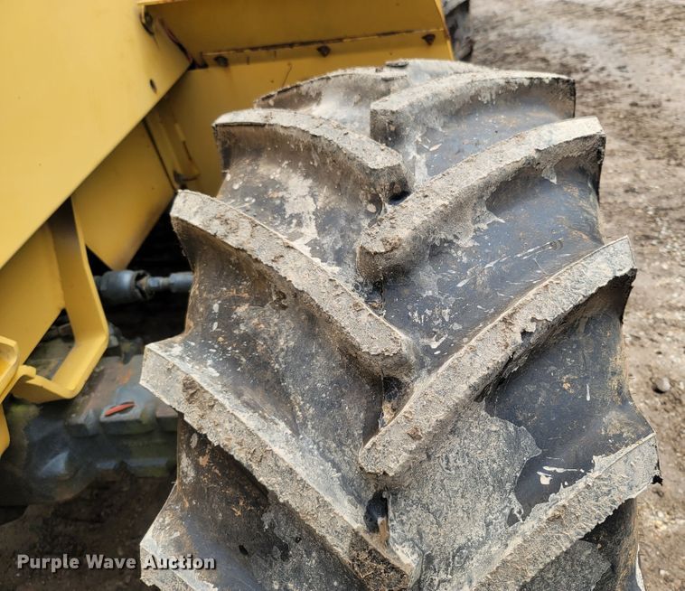 image for item LM9612 1998 Vermeer V8550  vibratory cable plow