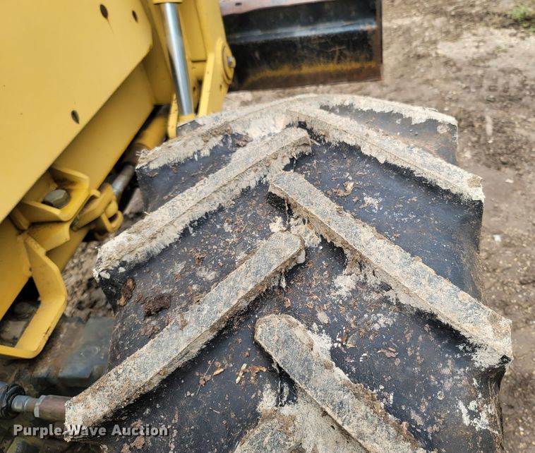 image for item LM9612 1998 Vermeer V8550  vibratory cable plow