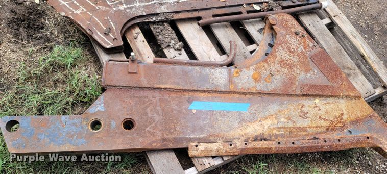 image for item LM9612 1998 Vermeer V8550  vibratory cable plow