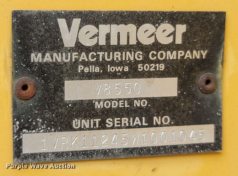 image for item LM9612 1998 Vermeer V8550  vibratory cable plow