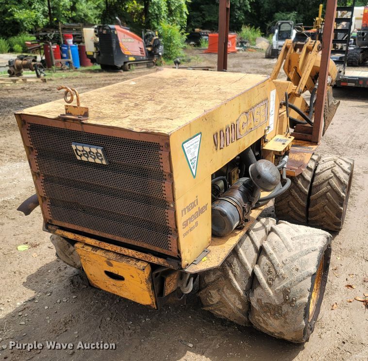 image for item LM9613 1989 Case Maxi Sneaker Series B  vibratory cable plow