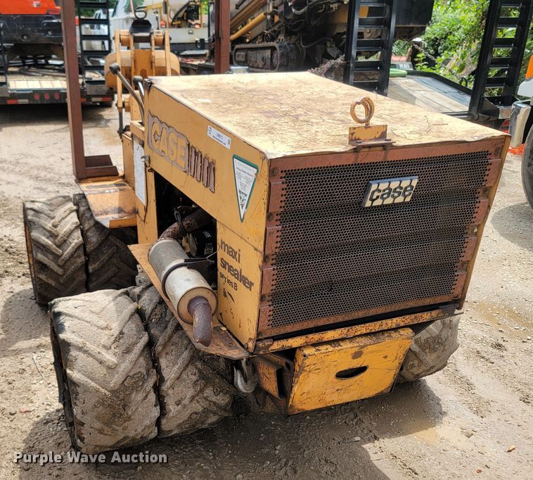 image for item LM9613 1989 Case Maxi Sneaker Series B  vibratory cable plow