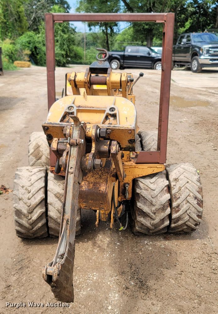 image for item LM9613 1989 Case Maxi Sneaker Series B  vibratory cable plow