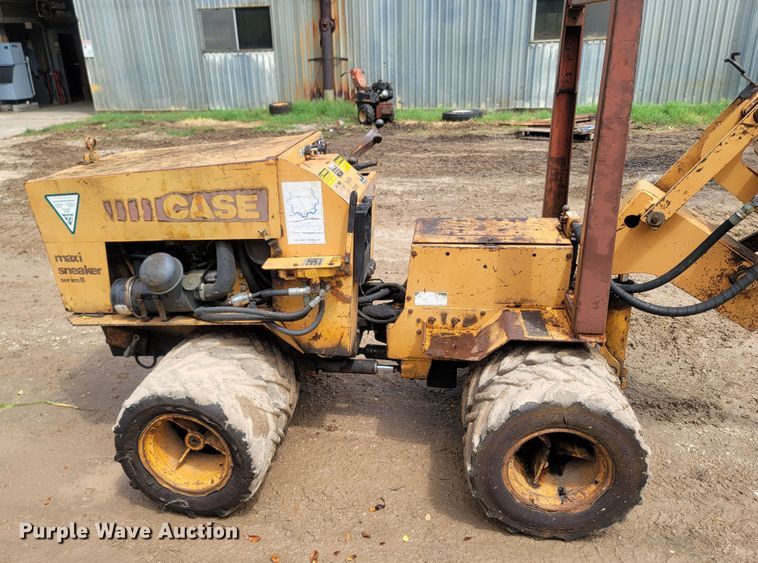 image for item LM9613 1989 Case Maxi Sneaker Series B  vibratory cable plow