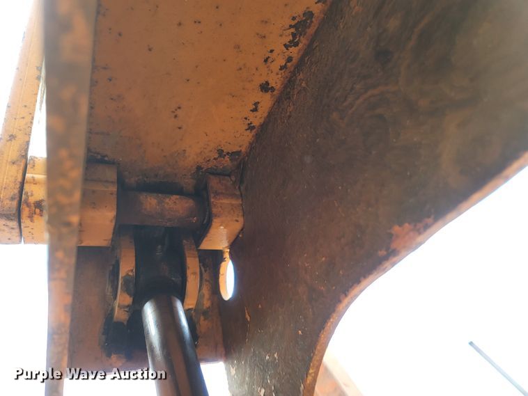 image for item LM9613 1989 Case Maxi Sneaker Series B  vibratory cable plow