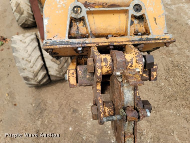 image for item LM9613 1989 Case Maxi Sneaker Series B  vibratory cable plow