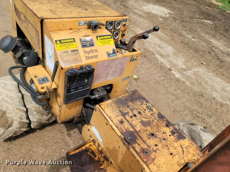 image for item LM9613 1989 Case Maxi Sneaker Series B  vibratory cable plow