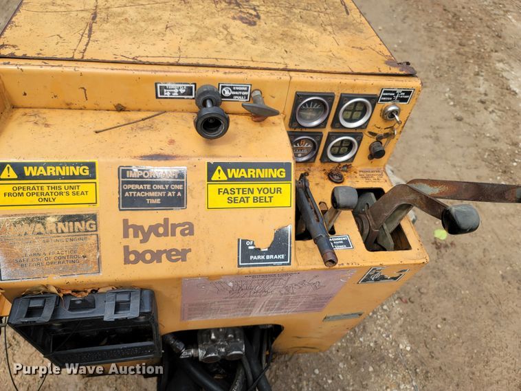 image for item LM9613 1989 Case Maxi Sneaker Series B  vibratory cable plow