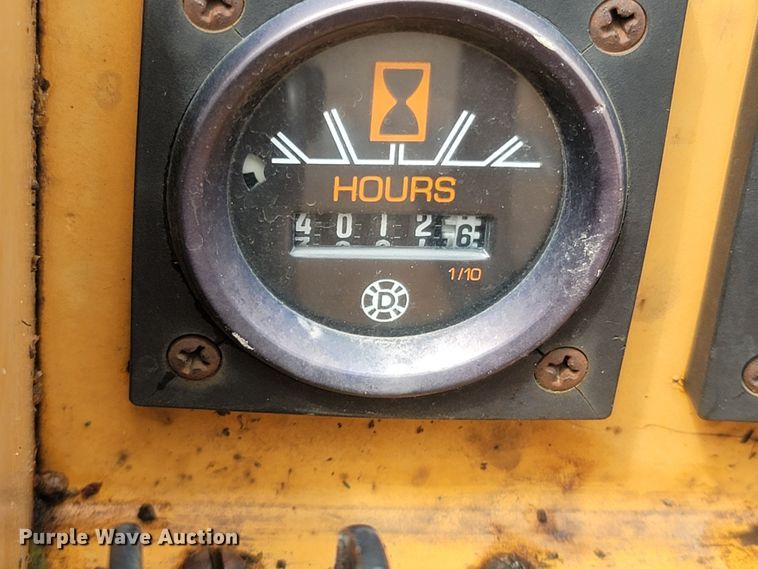 image for item LM9613 1989 Case Maxi Sneaker Series B  vibratory cable plow