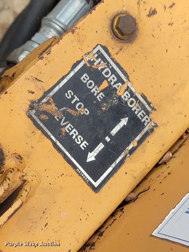 image for item LM9613 1989 Case Maxi Sneaker Series B  vibratory cable plow