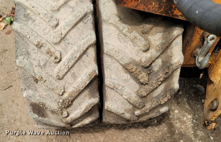 image for item LM9613 1989 Case Maxi Sneaker Series B  vibratory cable plow