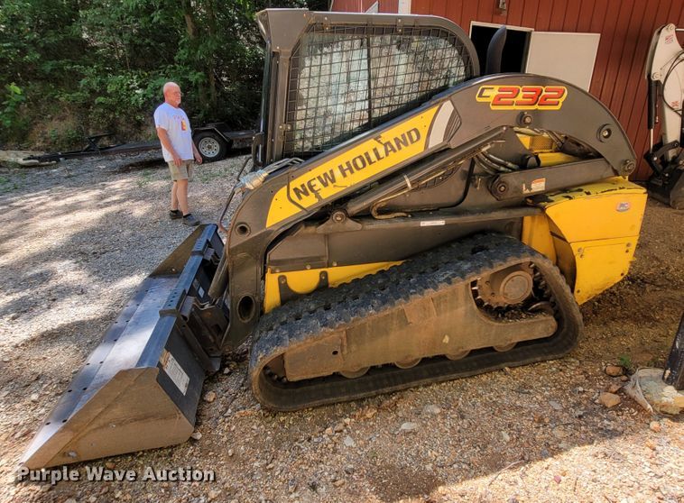 image for item LM9638 2013 New Holland C232  tracked skid steer loader