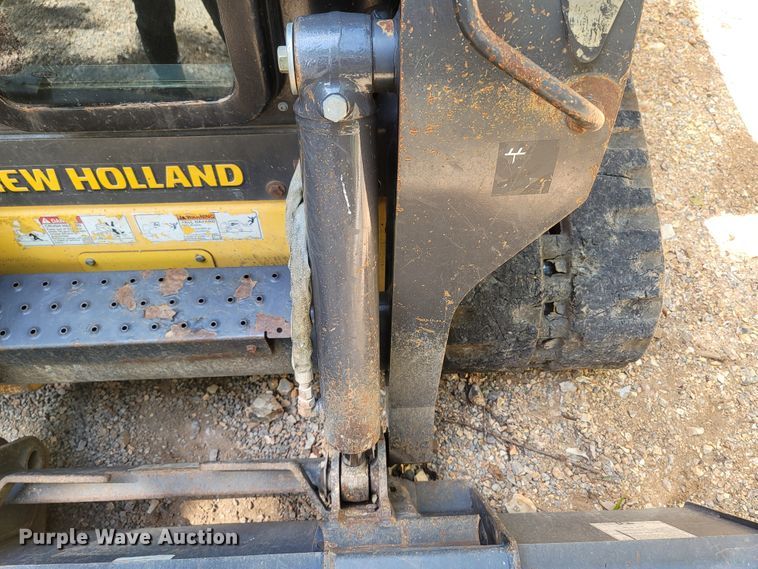 image for item LM9638 2013 New Holland C232  tracked skid steer loader