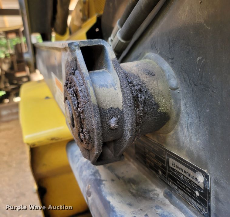 image for item LM9638 2013 New Holland C232  tracked skid steer loader