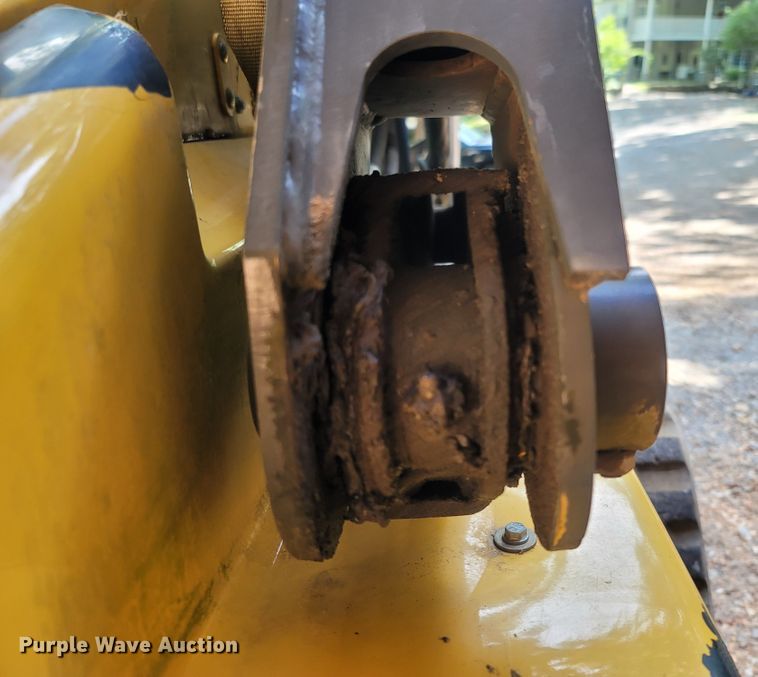 image for item LM9638 2013 New Holland C232  tracked skid steer loader